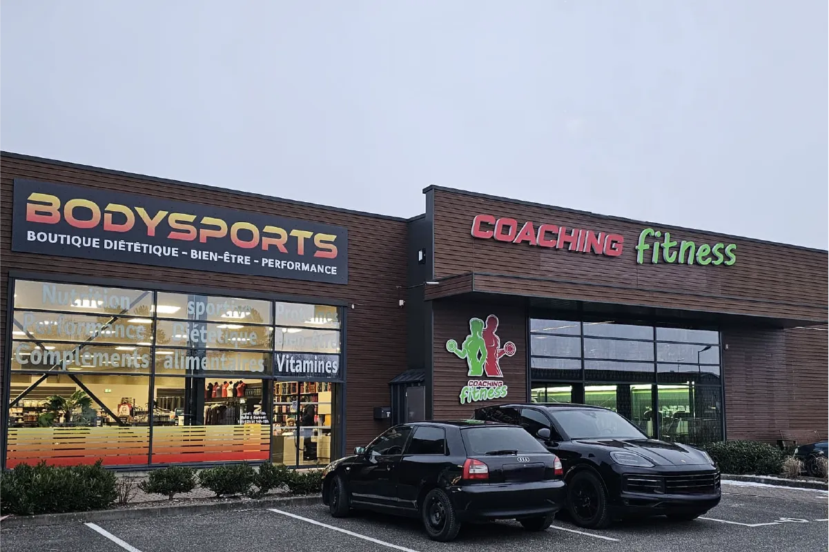 Extérieur de la salle de sport COACHING fitness Wittenheim avec parking